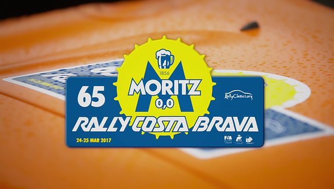 Moritz et plaque du Rally Costa Brava Historic 2017 
